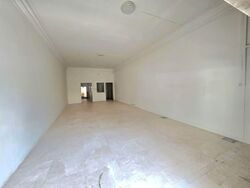 Foch Road (D8), Retail #566573801